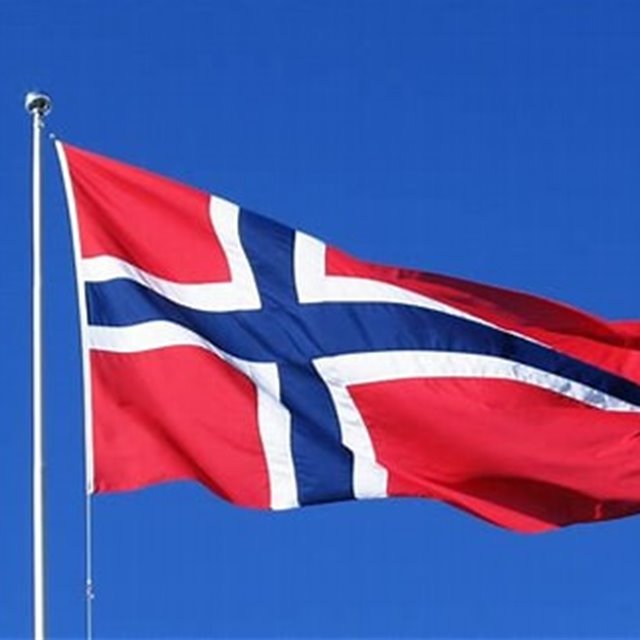 GRATULERER MED DAGEN. Ikke arr. i kirka.