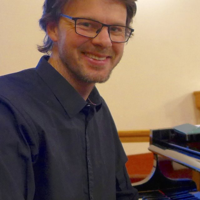 Håpsgudstjeneste 1st søndag i Advent. Sang og musikk av Helge Johan Pedersen, Daniel Granum og Egil Granum. Andakt ved Ivar Granum. Hjørne for barna. Kirkekaffe